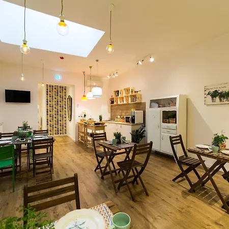 Tree - Lungomare Nápoles