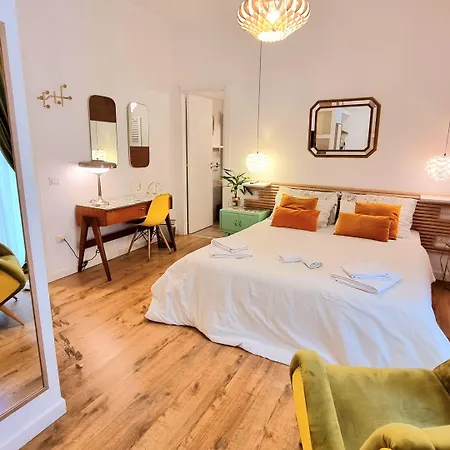 Tree - Lungomare Neapol