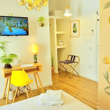 Tree - Lungomare Nápoly